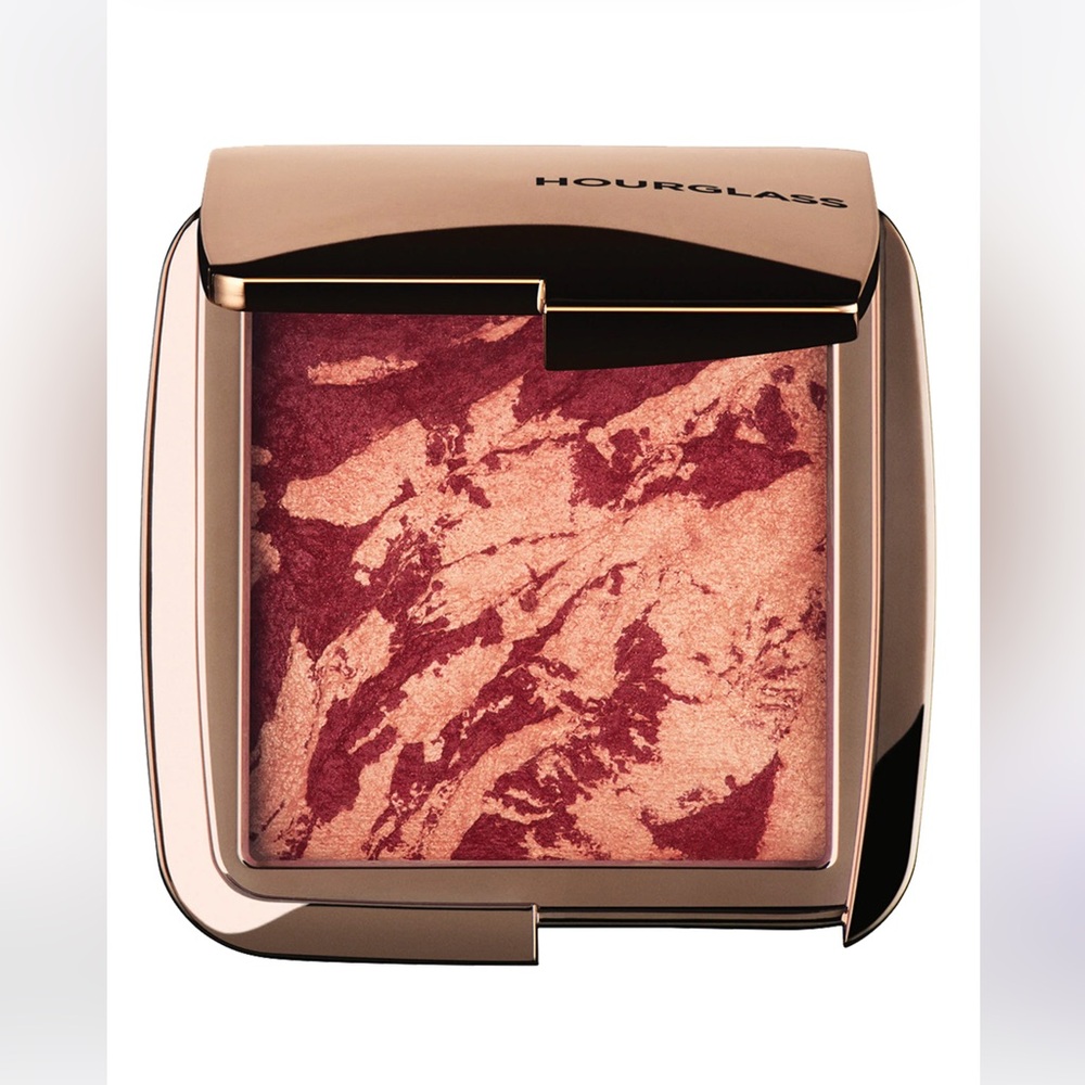 Hourglass 
Ambient Lighting Blush Collection